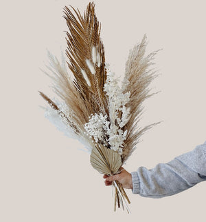 Dried and preserved flowers. 